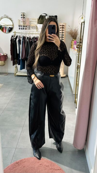 Calça Napa Preta Balloon